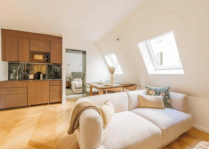 Classy St Honore - Louvre