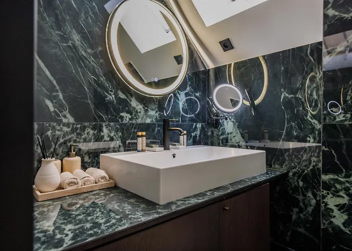 Classy St Honore - Louvre